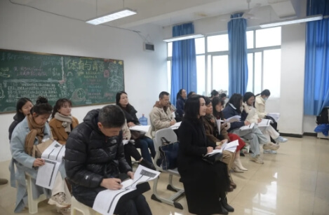 成都电子信息学校