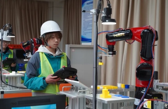 成都新华高级技工学校