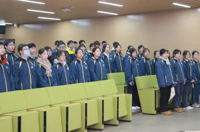 都江堰市领川实验学校