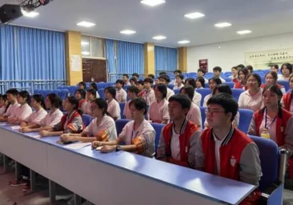 成都市现代职业技术学校