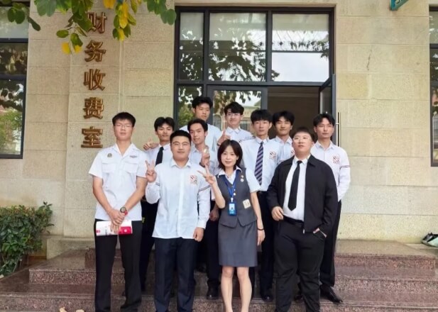 天府新区航空旅游职业学院