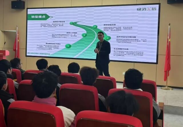 成都万通高级技工学校
