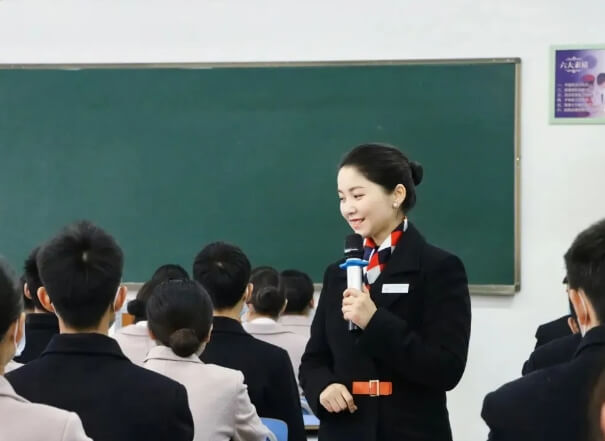 成都泛美航空旅游职业学校