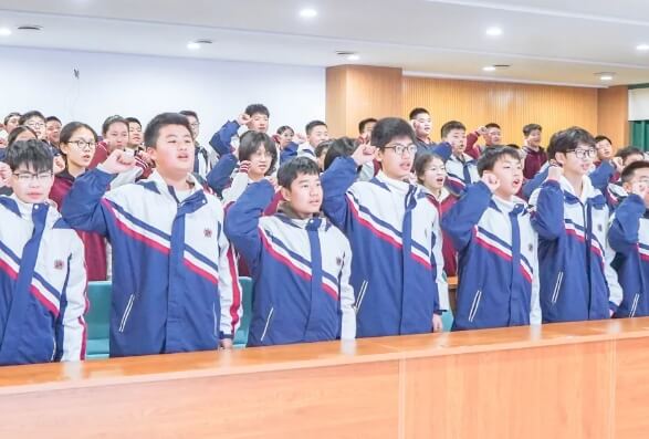 成都市郫都区川科外国语学校