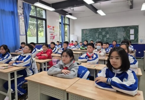 成都佳兴外国语学校