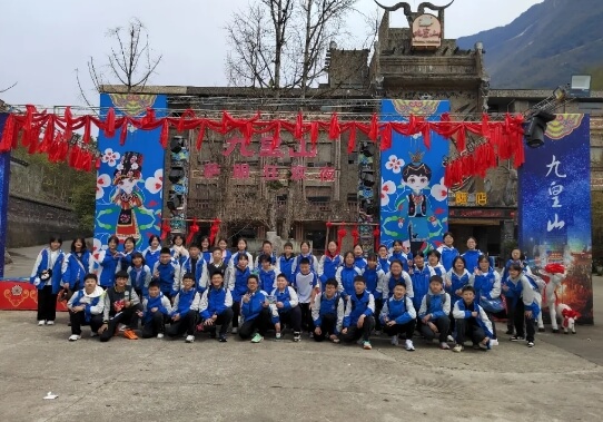 成都市金牛区协同外语学校