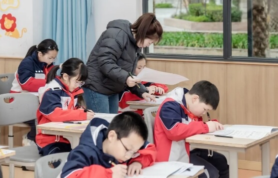 成都新川外国语学校