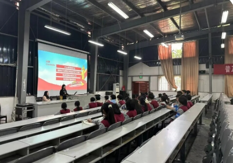 成都新高技工学校