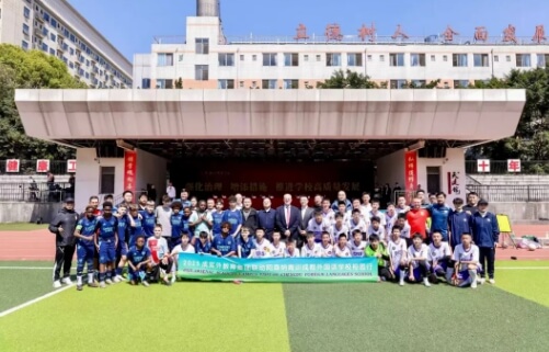 新津成外