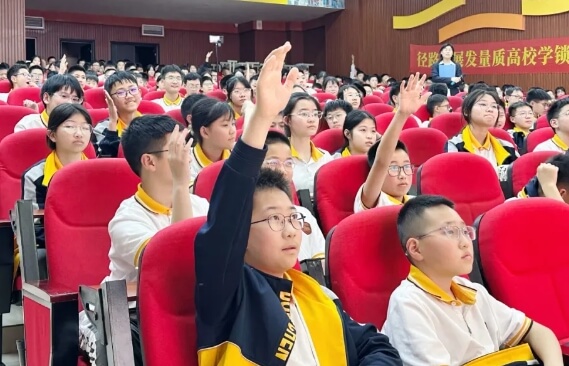 眉山东辰学校