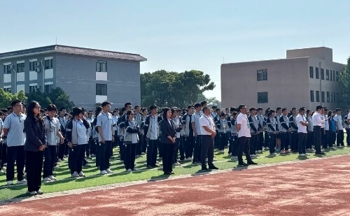 成都市郫都区天翼高级中学 成都市郫都区天翼高级中学