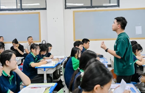 蓬溪绿然学校