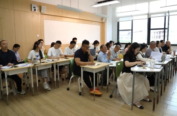 都江堰市领川实验学校