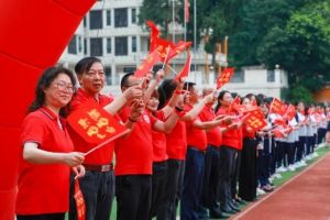 2025年成都市龙泉驿区东竞高级中学办学条件_办学历史