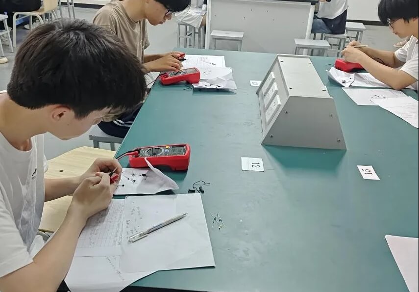 自贡市旅游职业高级中学