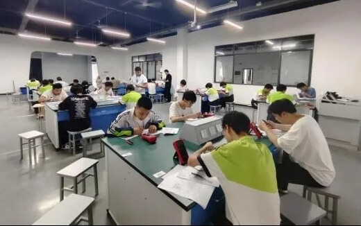 自贡市旅游职业高级中学