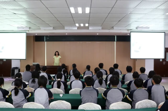 四川托普学校