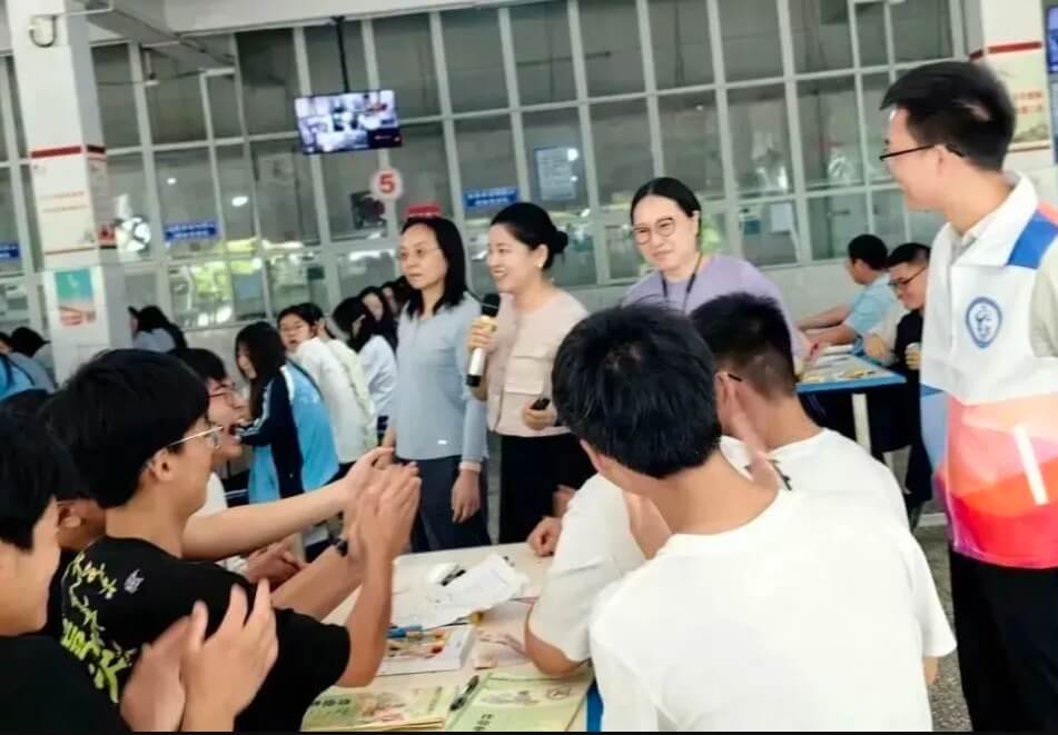 金堂县高板中学校