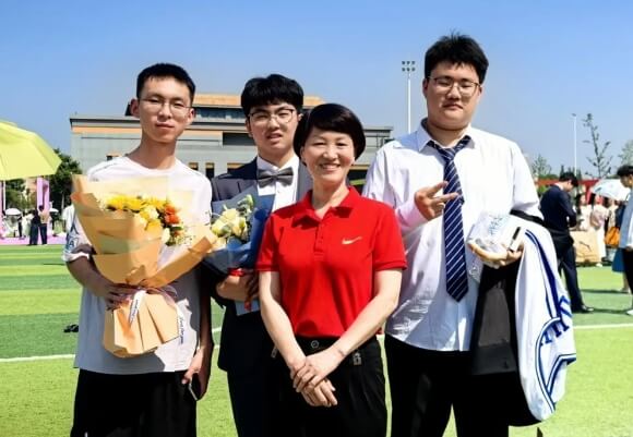成都市郫都区第一中学 成都市郫都区第一中学