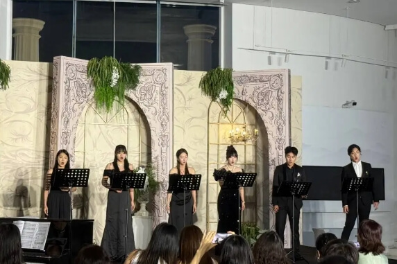 四川文化艺术学院