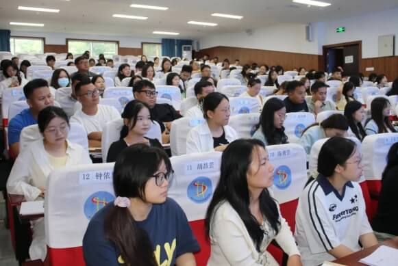 攀枝花市华森职业学校