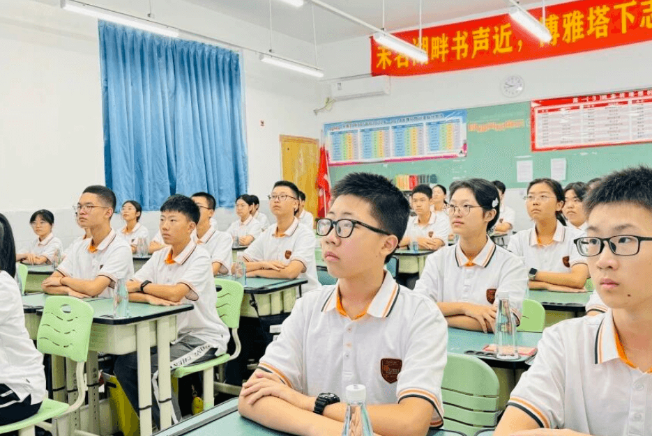 眉山东辰学校