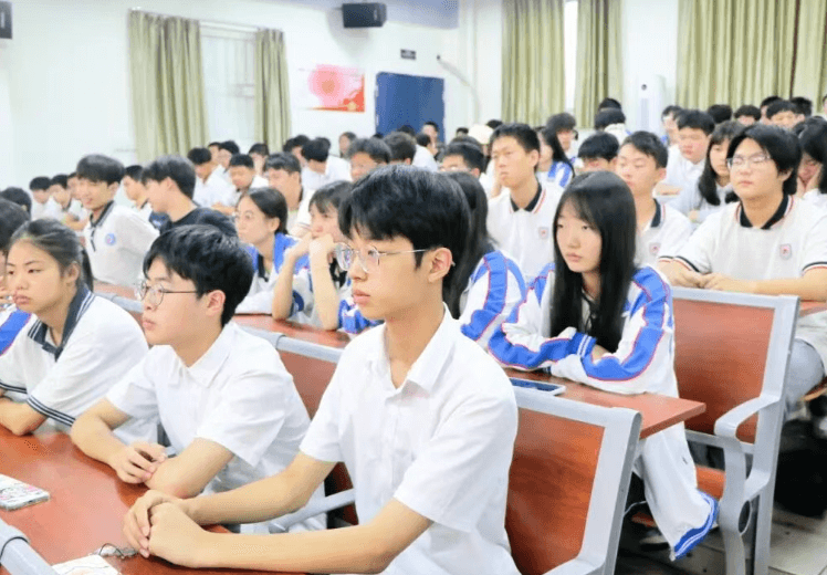 四川五月花技师学院
