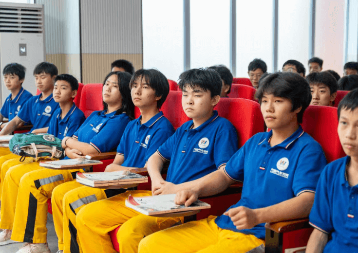 成都万通高级技工学校