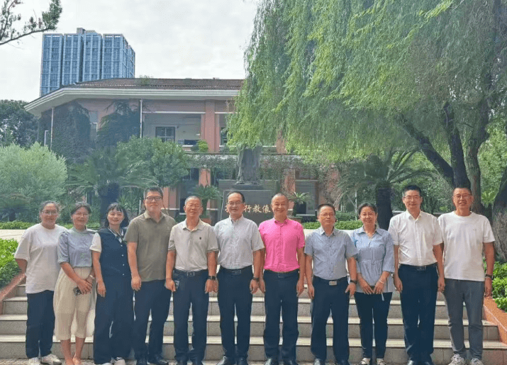 南充电子工业学校