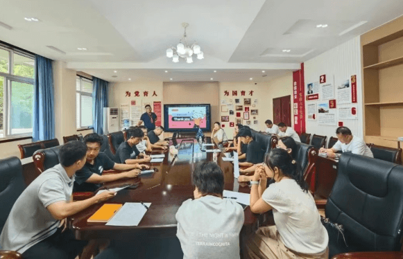 成都电子信息学校
