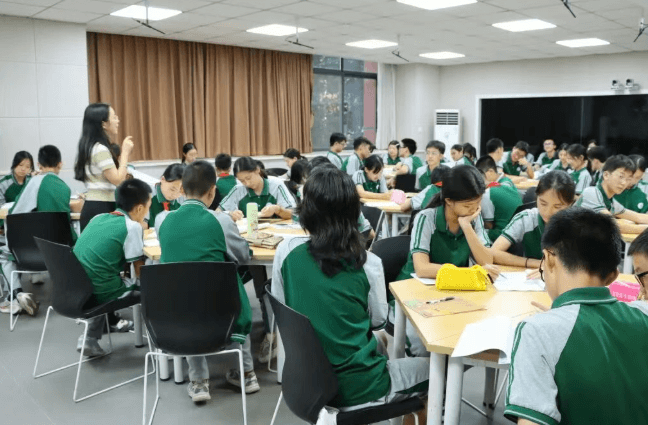 成都实外新都五龙山学校