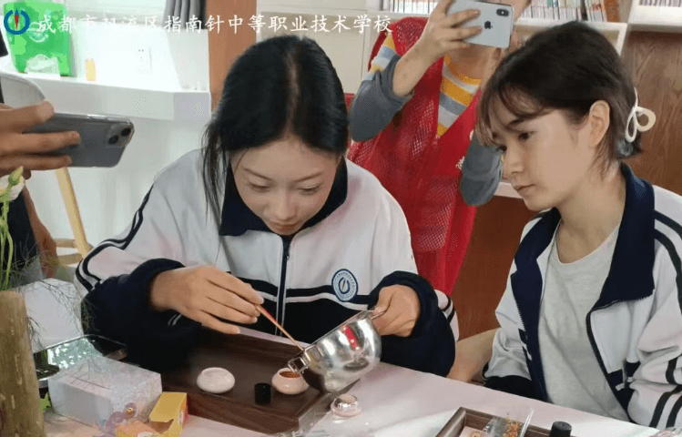 成都指南针职业技术学校