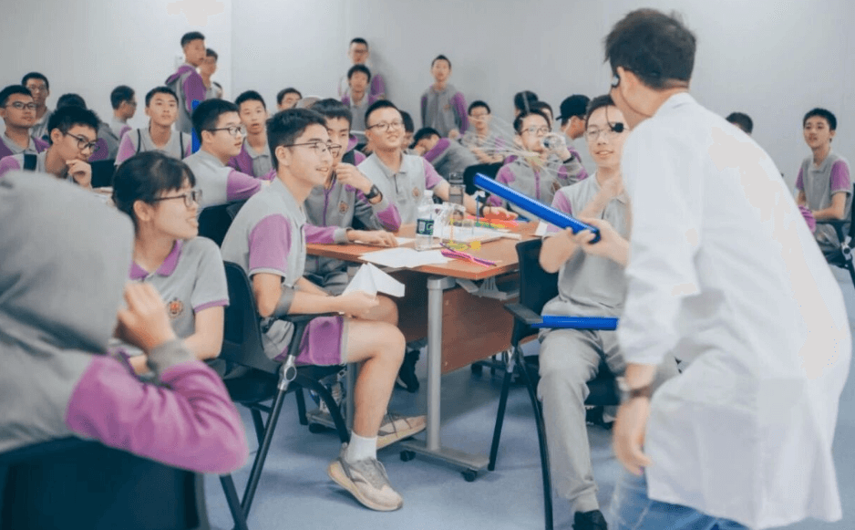 都江堰市嘉祥外国语学校