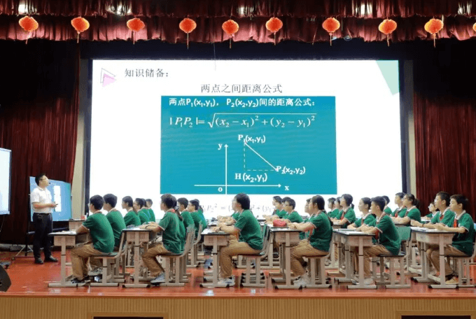 成都市郫都区博瑞实验学校