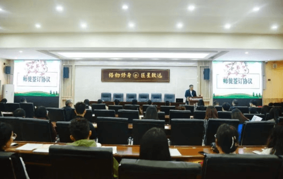 成都电子信息学校