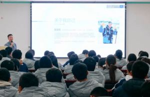 2026年成都师上高中招生计划_课程设置