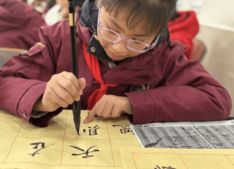 安居育才中学校