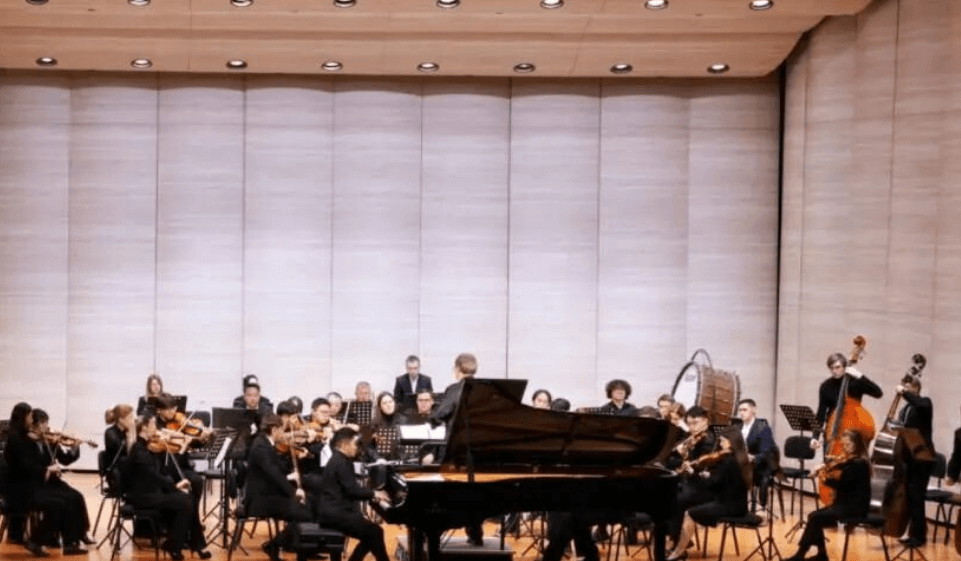 四川文化艺术学院