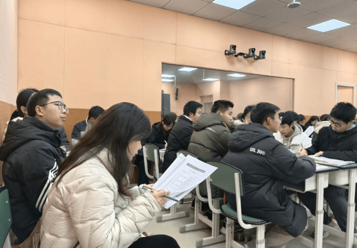 四川省安岳实验中学