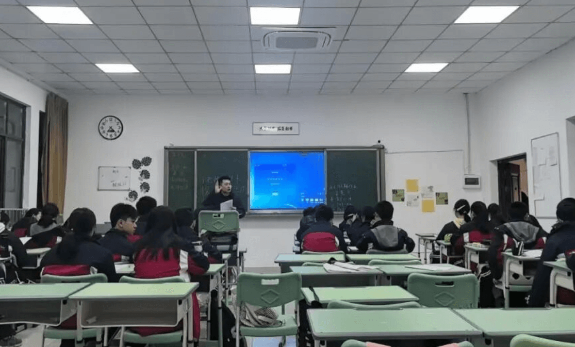 成都市实外西区学校