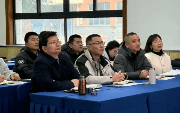 成都佳兴外国语学校