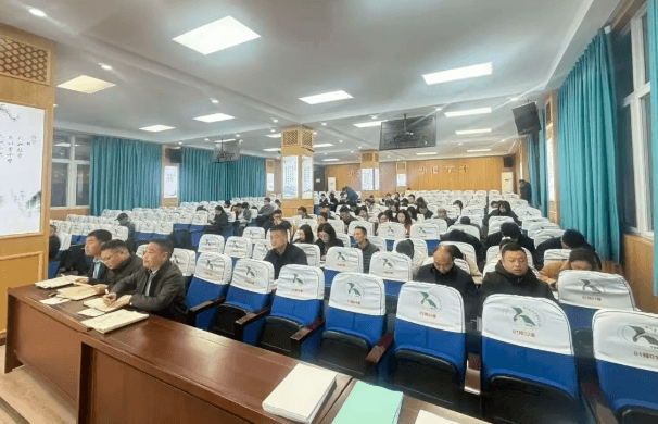 四川省崇州市怀远中学