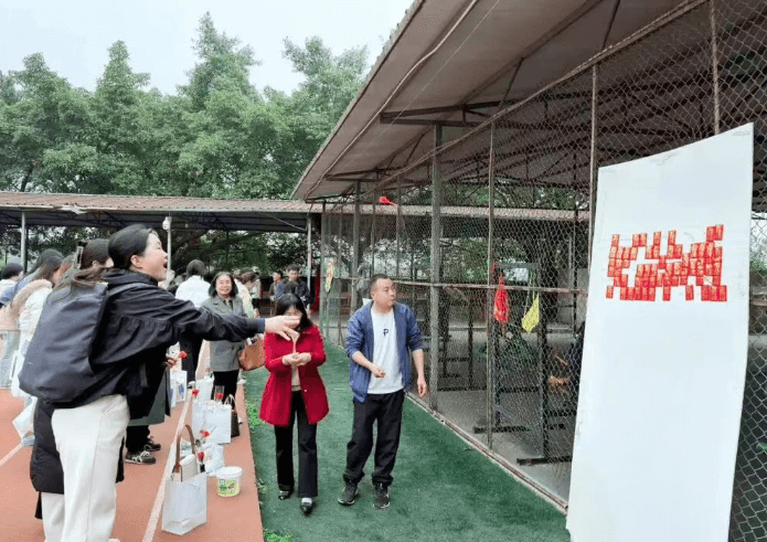 四川省资阳市雁江区伍隍中学