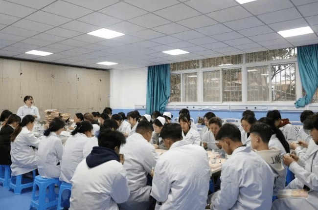 四川应用技术职业学院