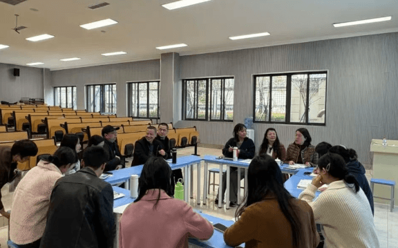 眉山天府新区第一中学