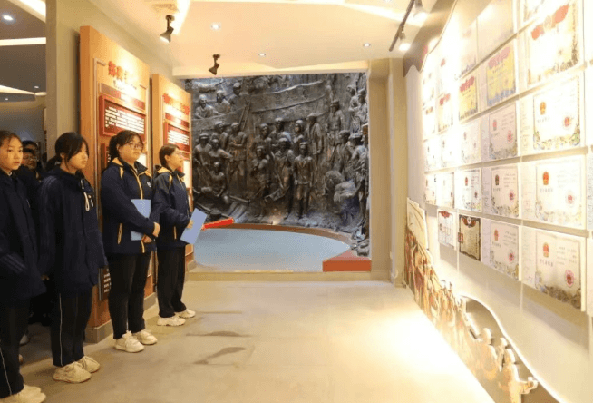 都江堰市领川万汇实验学校