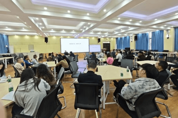 四川省崇州市蜀城中学