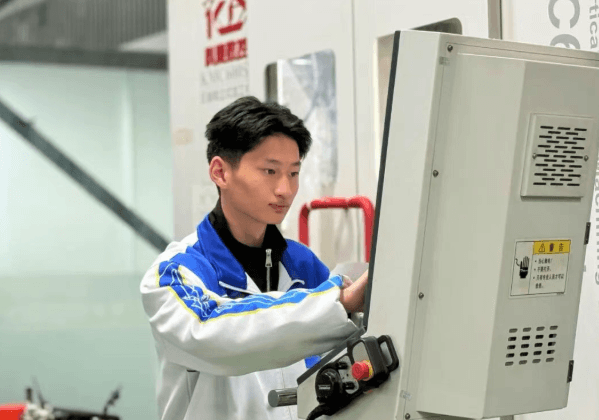 成都市机械高级技工学校