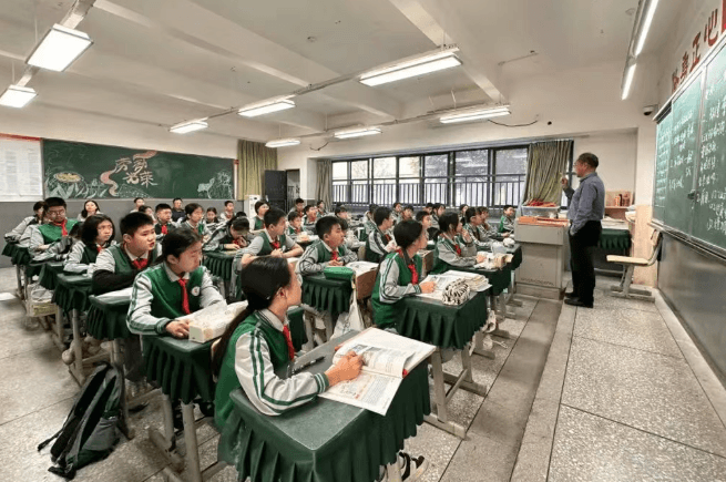 2026年成都实外新都五龙山学校中学部报名对象怎么样_招生计划