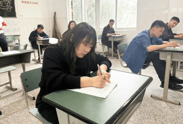 成都指南针职业技术学校